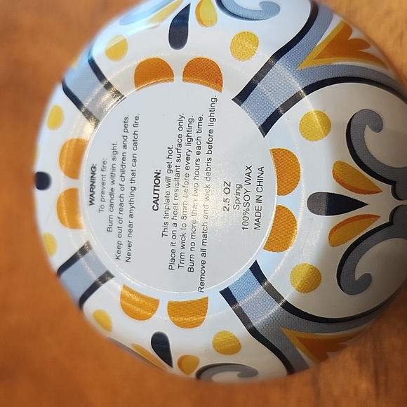 Sping Scent Boho Tin Candle New 2.5oz - Picture 4 of 4
